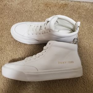 DKNY SNEAKERS
